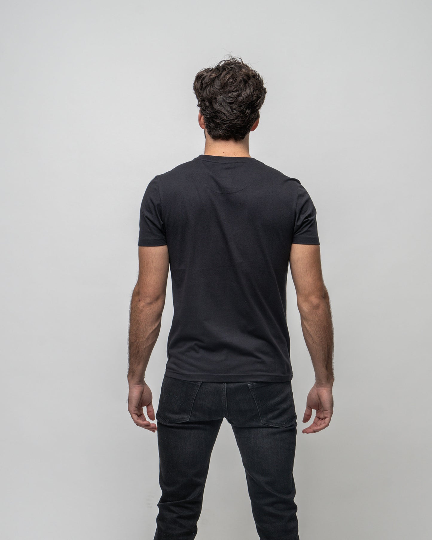 AIMÉ BLACK T-SHIRT